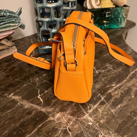 NWT Nanette Lapore Crossbody Handbag - Picture 4 of 4